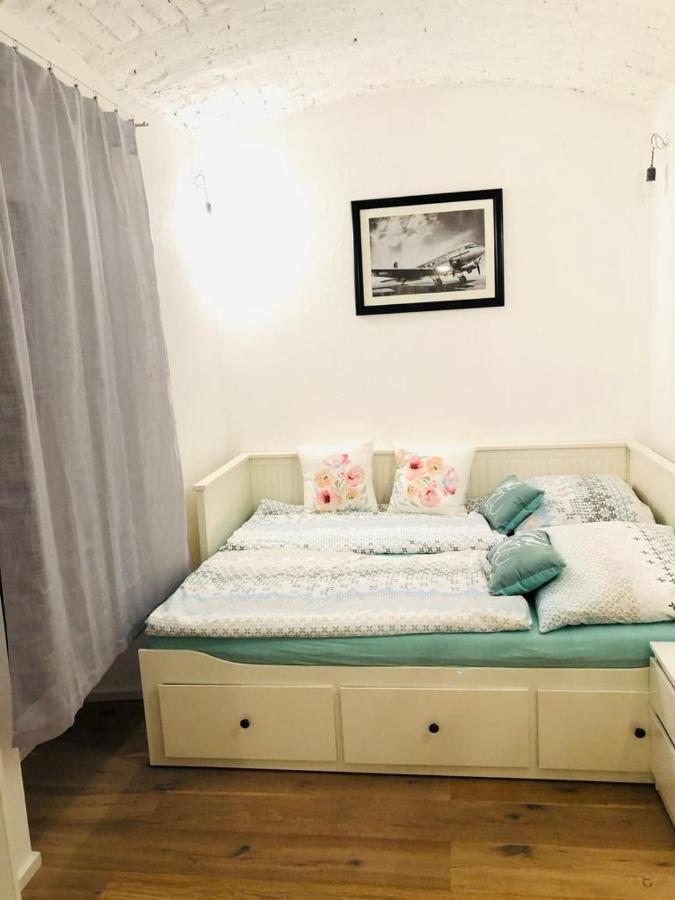 Atelier - Apartment With Garden Вена Экстерьер фото