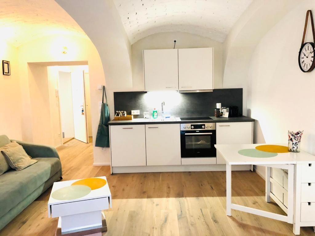 Atelier - Apartment With Garden Вена Экстерьер фото